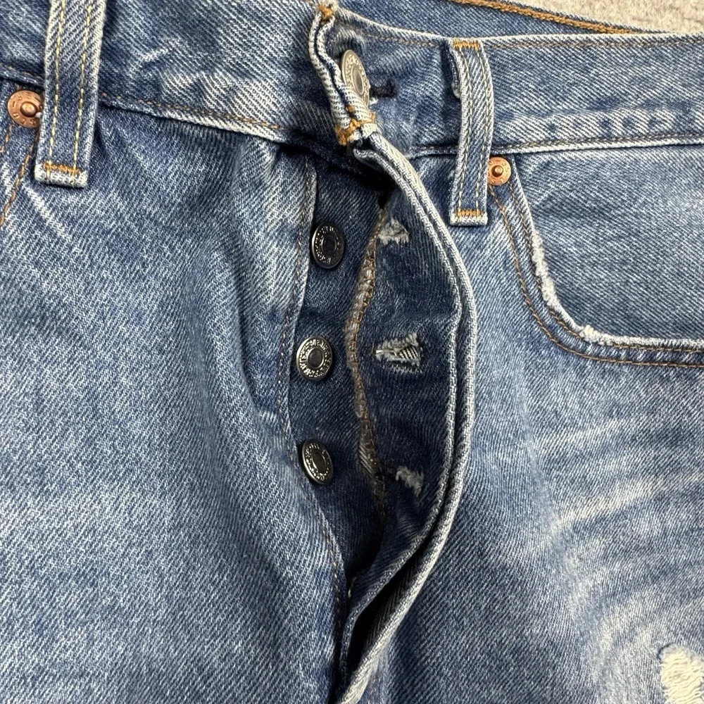 Levis 501 Button Fly Jeans Mens 28x30 Straight Cotton Denim Red‎ Tab Distressed